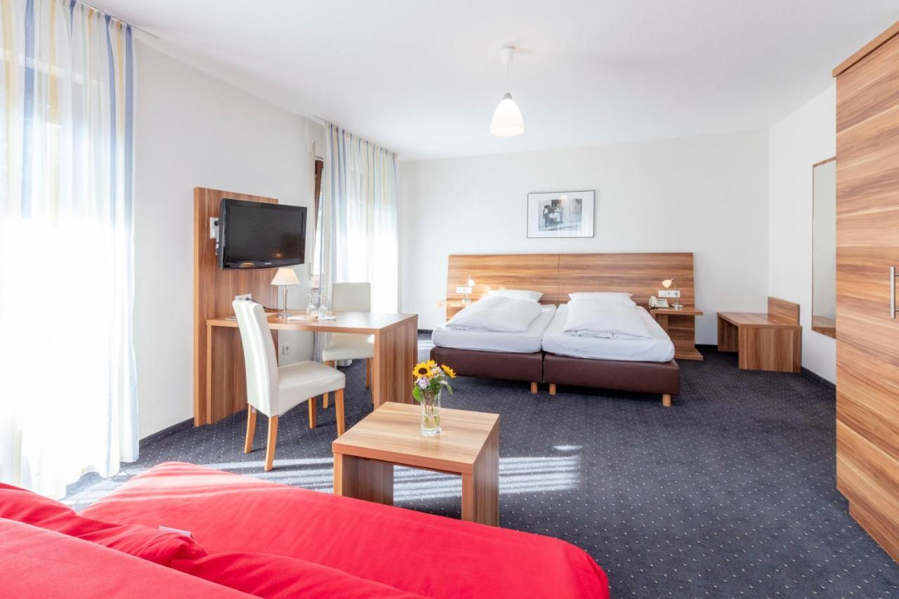 Hotel Krone Strassdorf Швебиш-Гмюнд Экстерьер фото