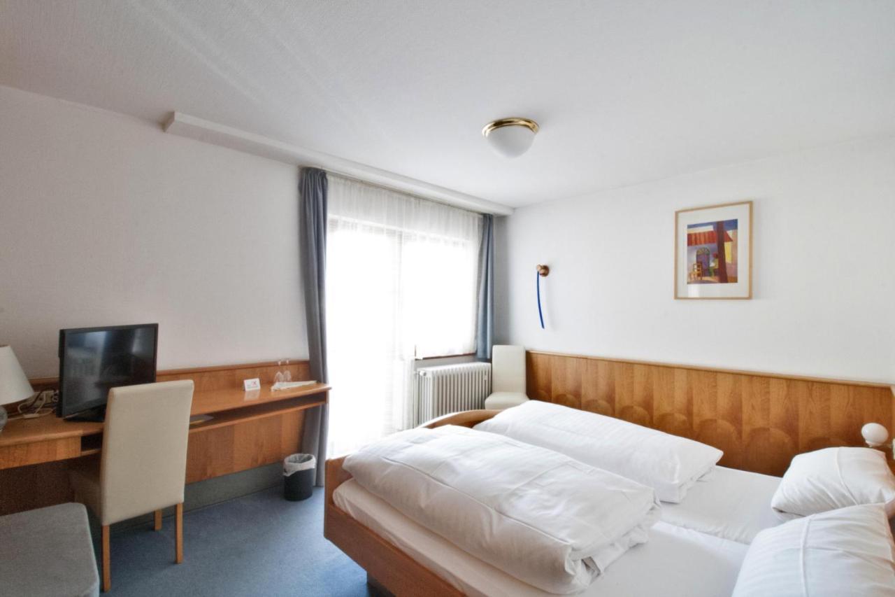 Hotel Krone Strassdorf Швебиш-Гмюнд Экстерьер фото