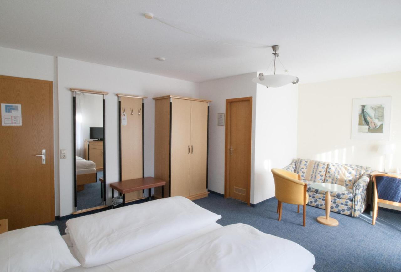Hotel Krone Strassdorf Швебиш-Гмюнд Экстерьер фото