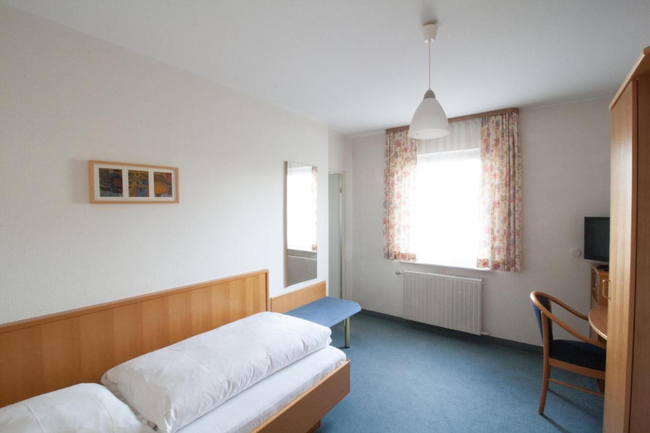 Hotel Krone Strassdorf Швебиш-Гмюнд Экстерьер фото