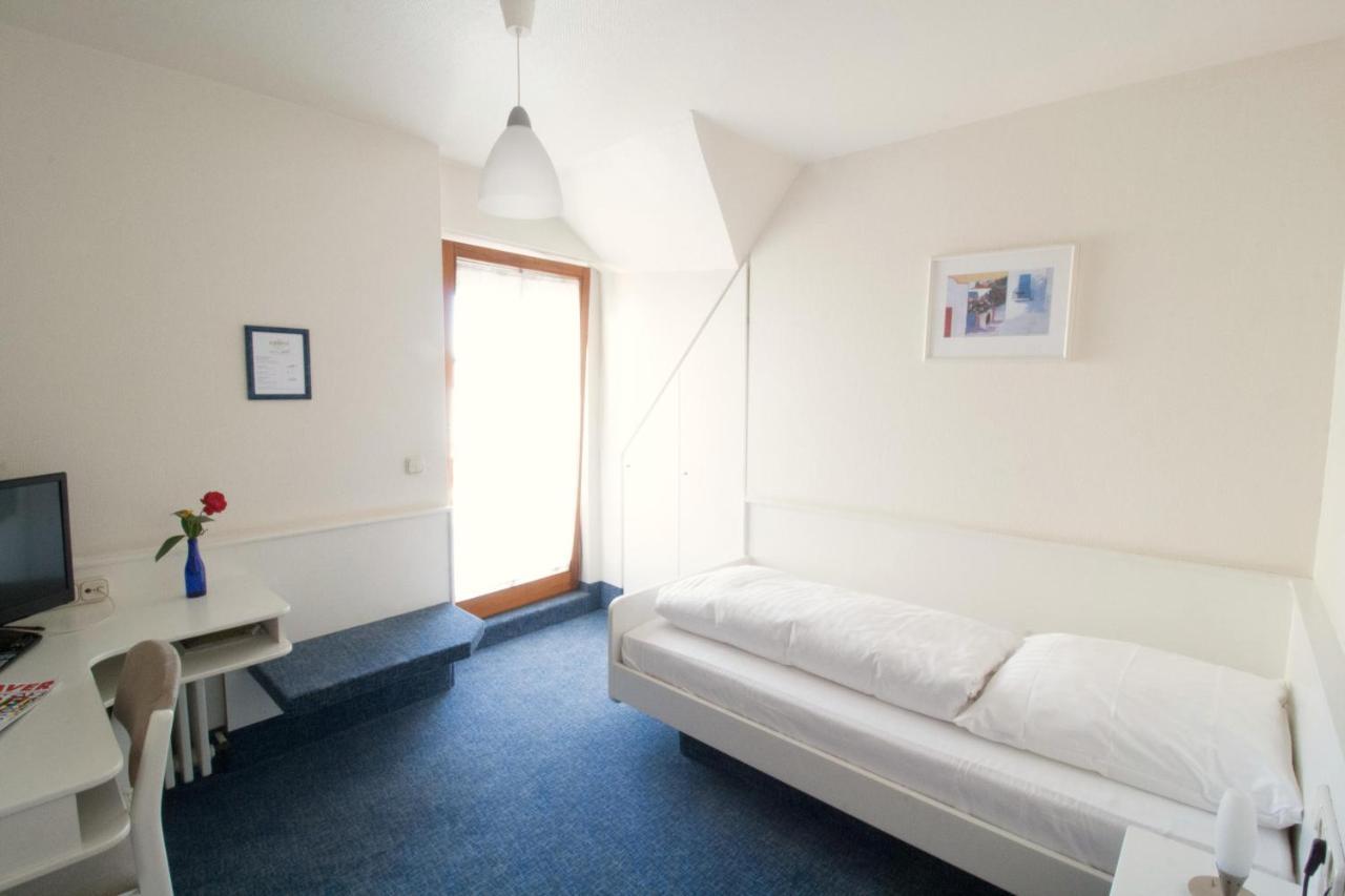 Hotel Krone Strassdorf Швебиш-Гмюнд Экстерьер фото