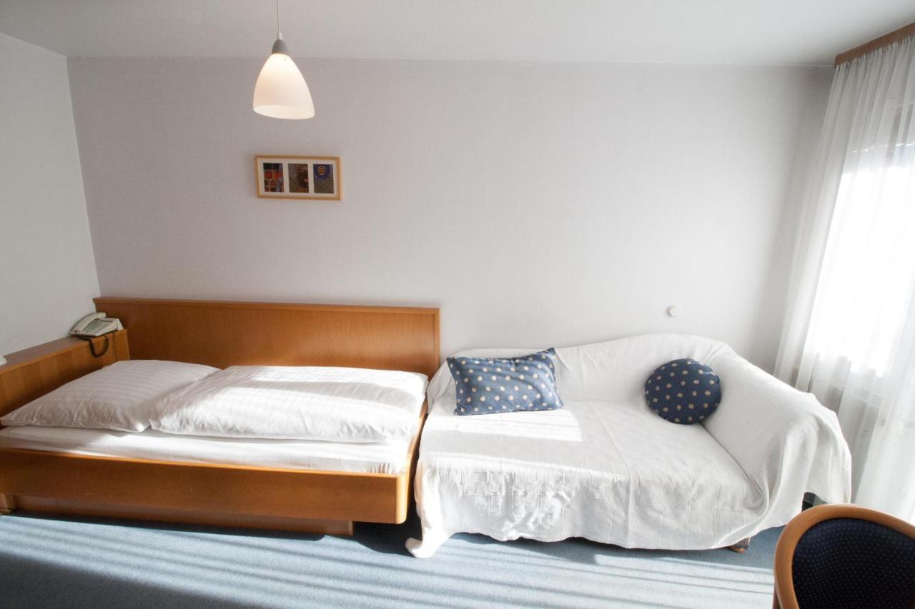 Hotel Krone Strassdorf Швебиш-Гмюнд Экстерьер фото