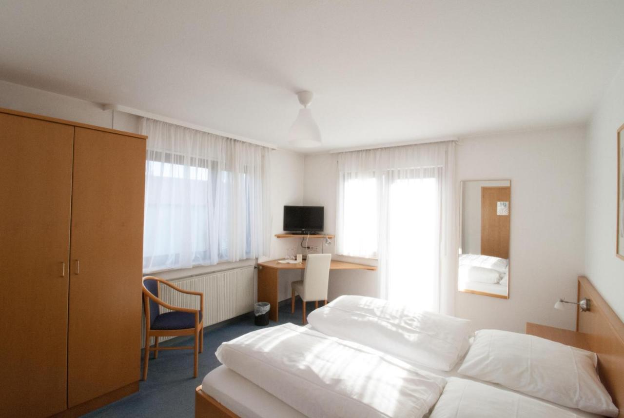 Hotel Krone Strassdorf Швебиш-Гмюнд Экстерьер фото